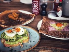 牛油果煮蛋吐司-RAC BAR(安福路店)