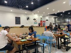 大堂-老何家后安粉·糟粕醋海鲜火锅(三亚湾椰梦长廊店)