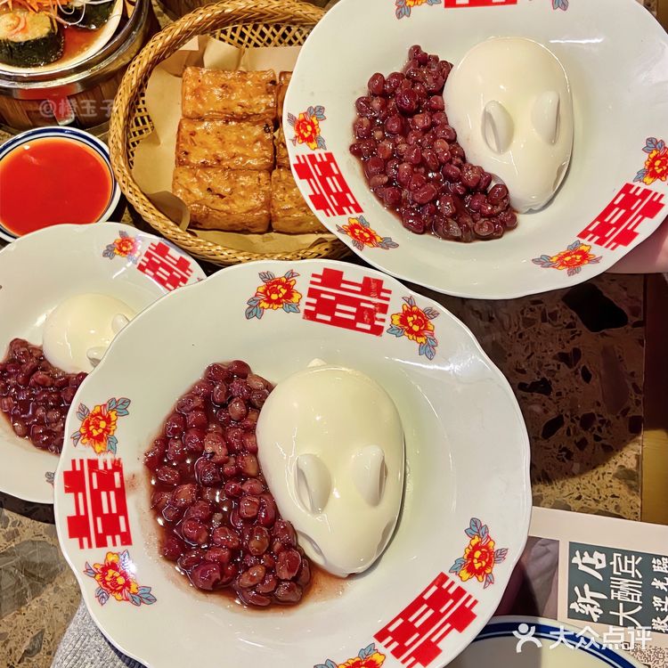 就在汕头酒吧一条街旁边,环境超有潮汕复古风