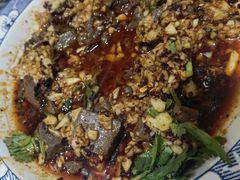 油泼辣子蒜羊血-天发芽·何记葫芦头泡馍·老字号(小南门店)