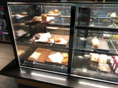 面包甜点陈列柜-星巴克(前滩世贸中心店)