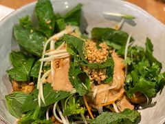 泰碗配黑米煎三文鱼绿咖喱酱-Wagas沃歌斯(太古汇店)