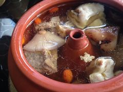 氣鍋雞腳-沙龙酒家