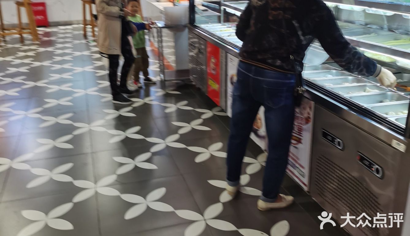 在哈尔滨大大小小得商业综合体里只能算是小兄弟