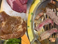 -哈哈碳都·牛肋条无限自助烤肉(台江万达店)