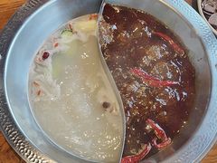 -东巴婆婆云南鱼豆花火锅(大东门店)