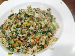 酸菜牛肉粒炒饭-张果佬年糕卷(科巷店)
