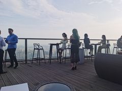 -黄金时代游泳健身云畔会所(绿地中心双子塔店)
