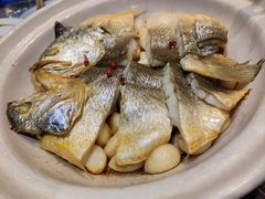 砂锅焗黄花鱼-1937青岛老味道·海肠捞饭·青岛菜(大鲍岛栈桥店)