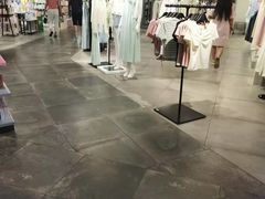 -H&M(鹏欣水游城店)