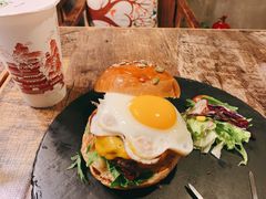 -HIGH FIVE哈福手工汉堡(桂林路店)