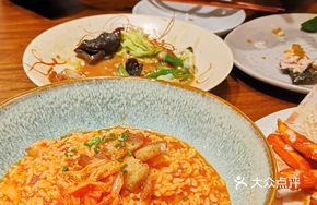 Pan-Fried Pork Belly with Tomato and Kimchi Rice