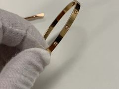 -小飞侠奢侈品回收 寄卖 养护(宝山宝龙广场店)