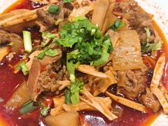 红烧牛肉-犇逸·乐山跷脚牛肉·四川现炒(览海店)