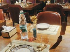 -迪拜杭州风味音乐餐厅(杭州首店 湖滨步行街店)