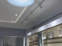 -视野联行眼镜•蔡司•依视路(温江店)