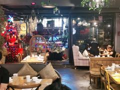 大堂-胡桃里音乐餐厅(陶溪川店)(川湘赣菜·世界百大酒庄直供红酒·音乐表演)