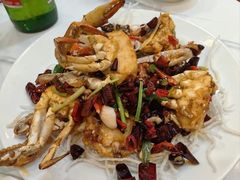 香辣蛋黄焗小帝王松叶蟹-探秘12时海鲜生蚝排档