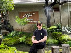 -Chom Cafe and Restaurant