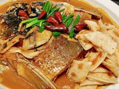 鱼头泡饼-万荣烤鸭店·北京菜(农光里店)