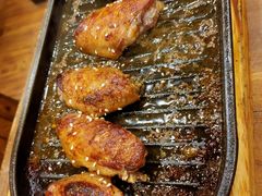 料理烤焦香翅中-老东镇啤酒屋海鲜加工·蒸汽海鲜·海鲜烧烤(台东店)