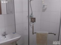 七天客房洗浴间-7天酒店(长沙岳麓山阜埠河地铁站店)
