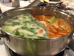 -鲜入围煮花胶鸡海鲜火锅