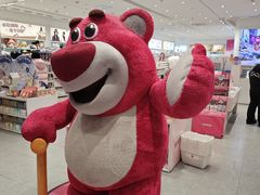 -名创优品(山东青岛华润万象城店)