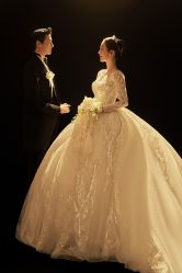 -喜爱高定婚纱摄影