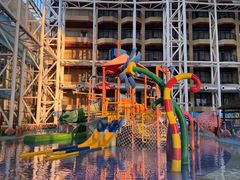 -四季贵州·山地温泉水世界