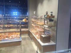 面包甜点陈列柜-巴黎贝甜(右安门店)