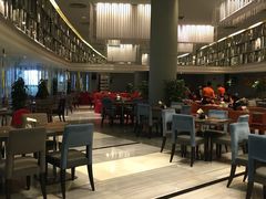 -上海滴水湖皇冠假日酒店