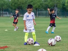 -Riverside河畔少儿足球培训(前滩店)