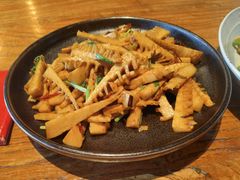 辣炒嫩芽春笋-中8楼风尚云南菜(颐堤港店)