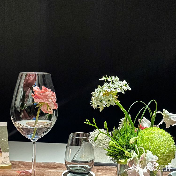 这家粉色系料理简直是为女神月准备哒！