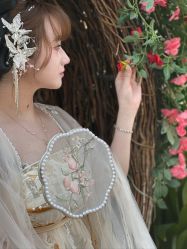 -一揽芳华汉服旗袍体验馆(拙政园店)