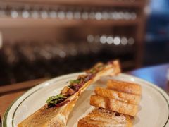 炭烤牛骨髓配焦糖红酒洋葱-Bistro 63 创意融合料理(广粤天地店)