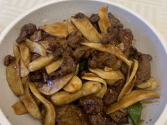 菌菇炒牛肉-江南村酒家
