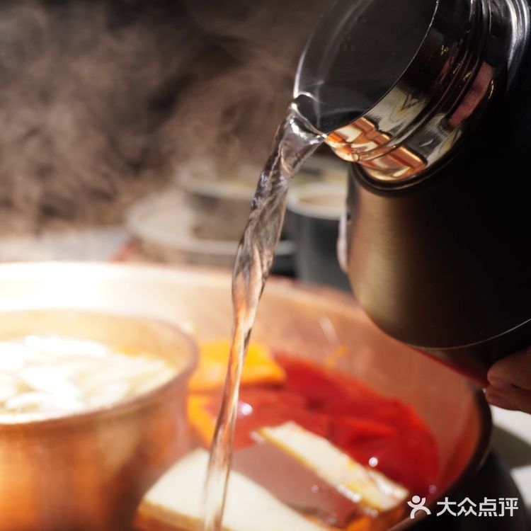 仿佛进入了溶洞[加油]