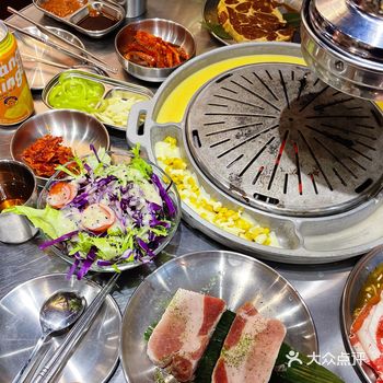 让我们千万不要客气。他家的肉也真的要夸一夸