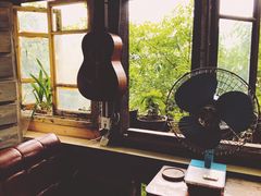 靠窗位-懒鱼时光馆(沙坪坝店)