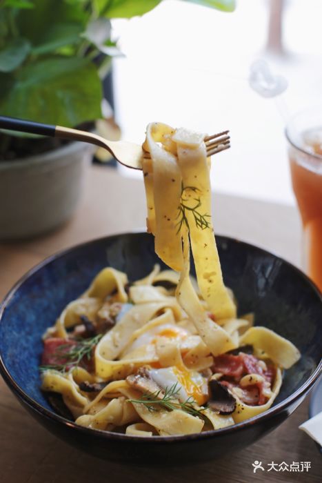 黑松露温泉蛋宽意面