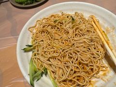 -肥肥虾庄·金牌油焖大虾(汉街SKP店)