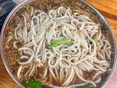 -正宗杨记普洱酸醋米线(总店)