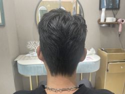 -首脑美发沙龙