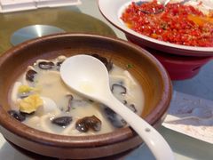 -阿瓦山寨·湘菜现炒·剁椒鱼头王(咸阳总店)