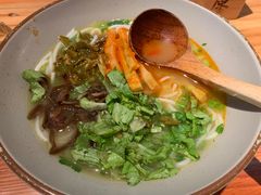经典苗家酸笋汤粉-百春原湖南牛肉粉(百联世纪店)