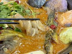 -丹水桥地锅鱼·翘嘴鲌·地方特色全鱼宴(丹江口大坝店)