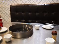 -胡须佬鸡煲四季火锅店(石厦西村直营店)