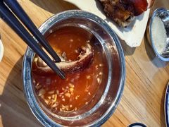 -黄记四更烤乳猪店